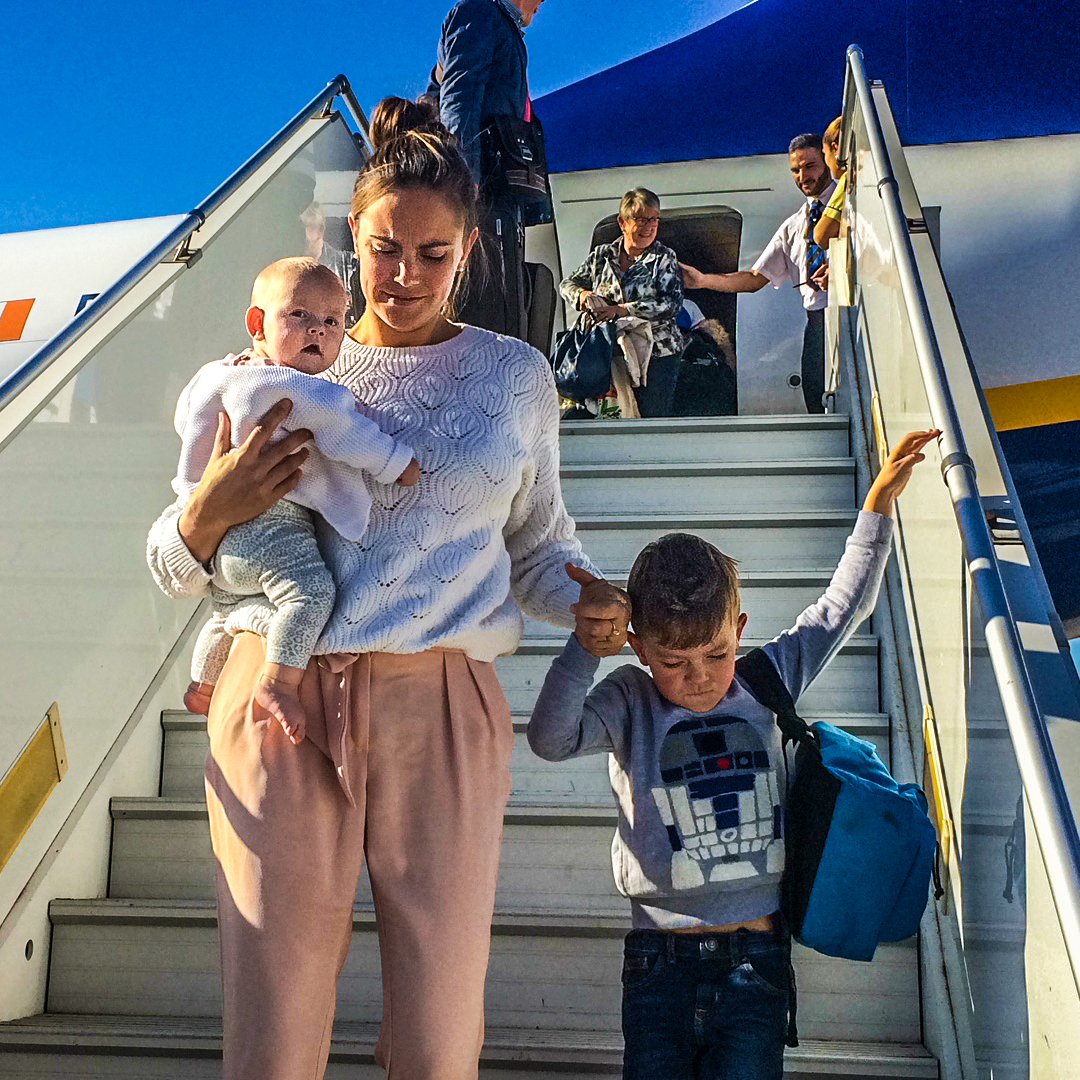 Vliegtuig reizen met kinderen baby ryanair.jpg