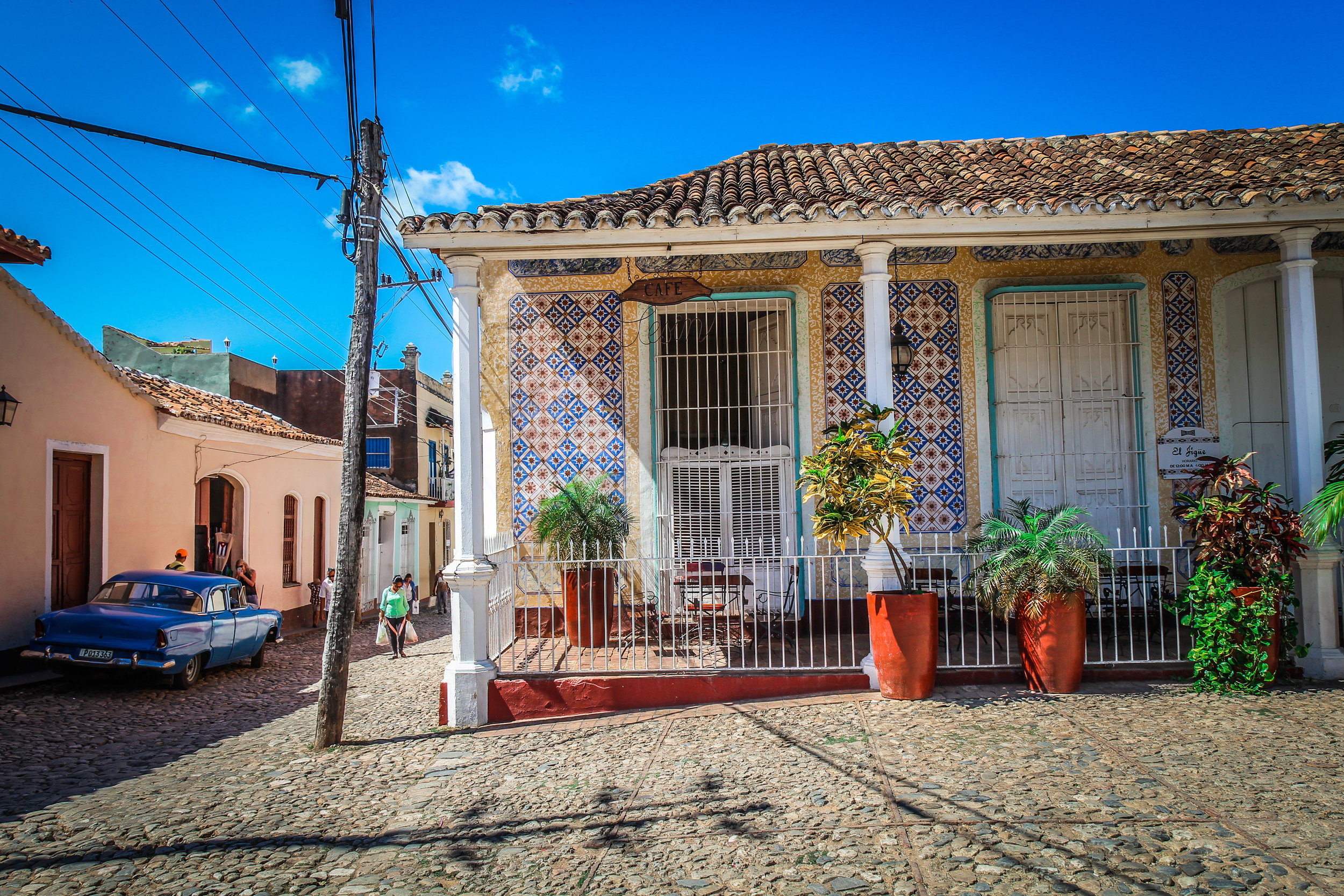 Trinidad met kinderen - Cuba - straat