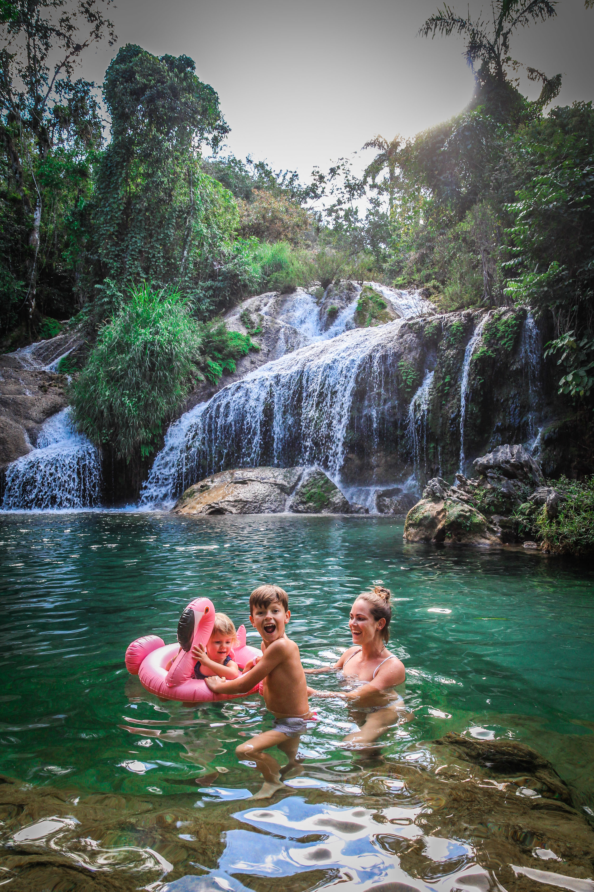 watervallen zwemmen pret kinderen cuba