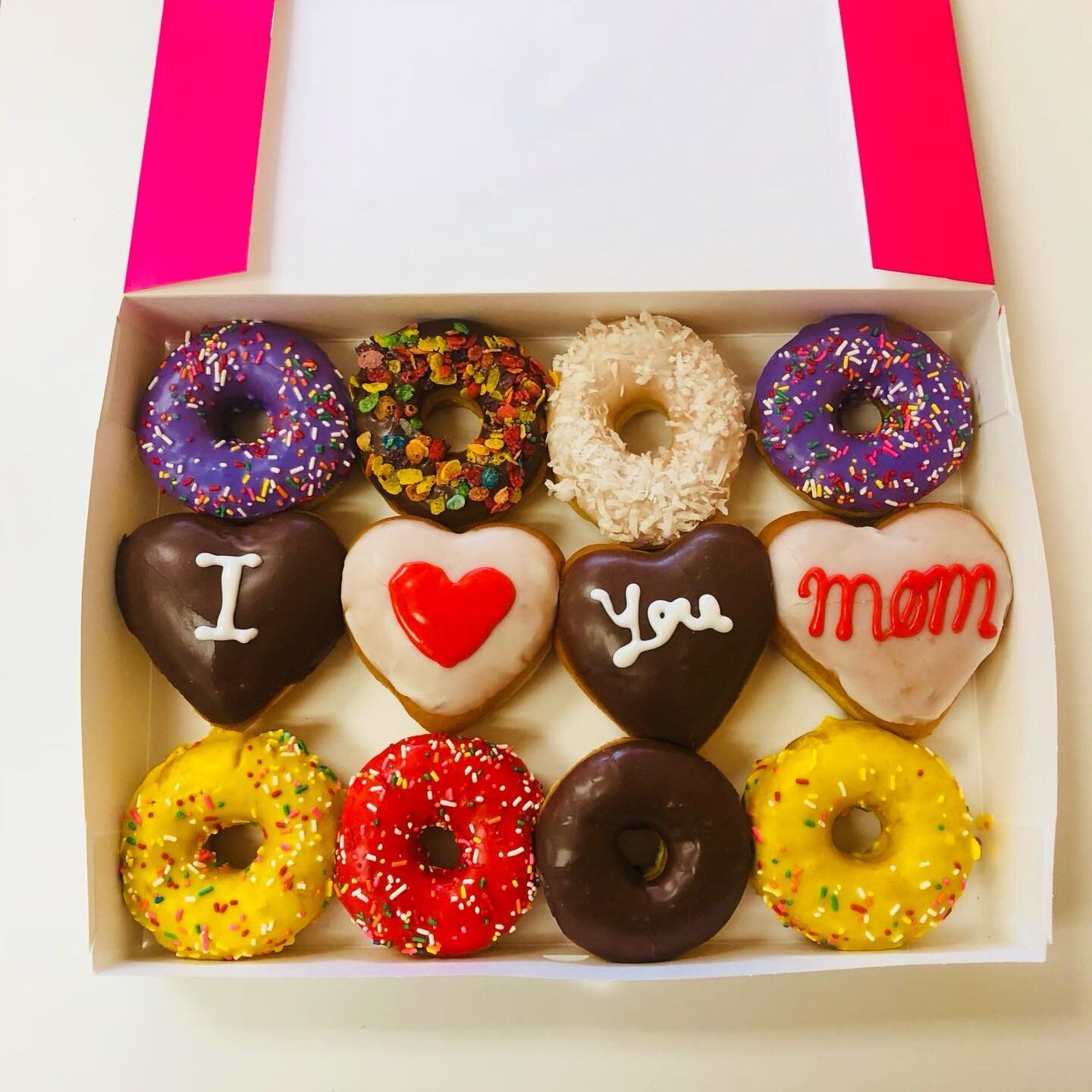 Mother Day&rsquo;s is Coming ! Show her your Love ❤️
Place your order 👇🏻👇🏻👇🏻 
&mdash;&mdash;&mdash;&mdash;&mdash;&mdash;&mdash;&mdash;&mdash;&mdash;&mdash;&mdash;&mdash;&mdash;&mdash;
🌎 www.masterdonutsatx.com 
📱512-215-2696
⏰Mon-Sat (5am to 
