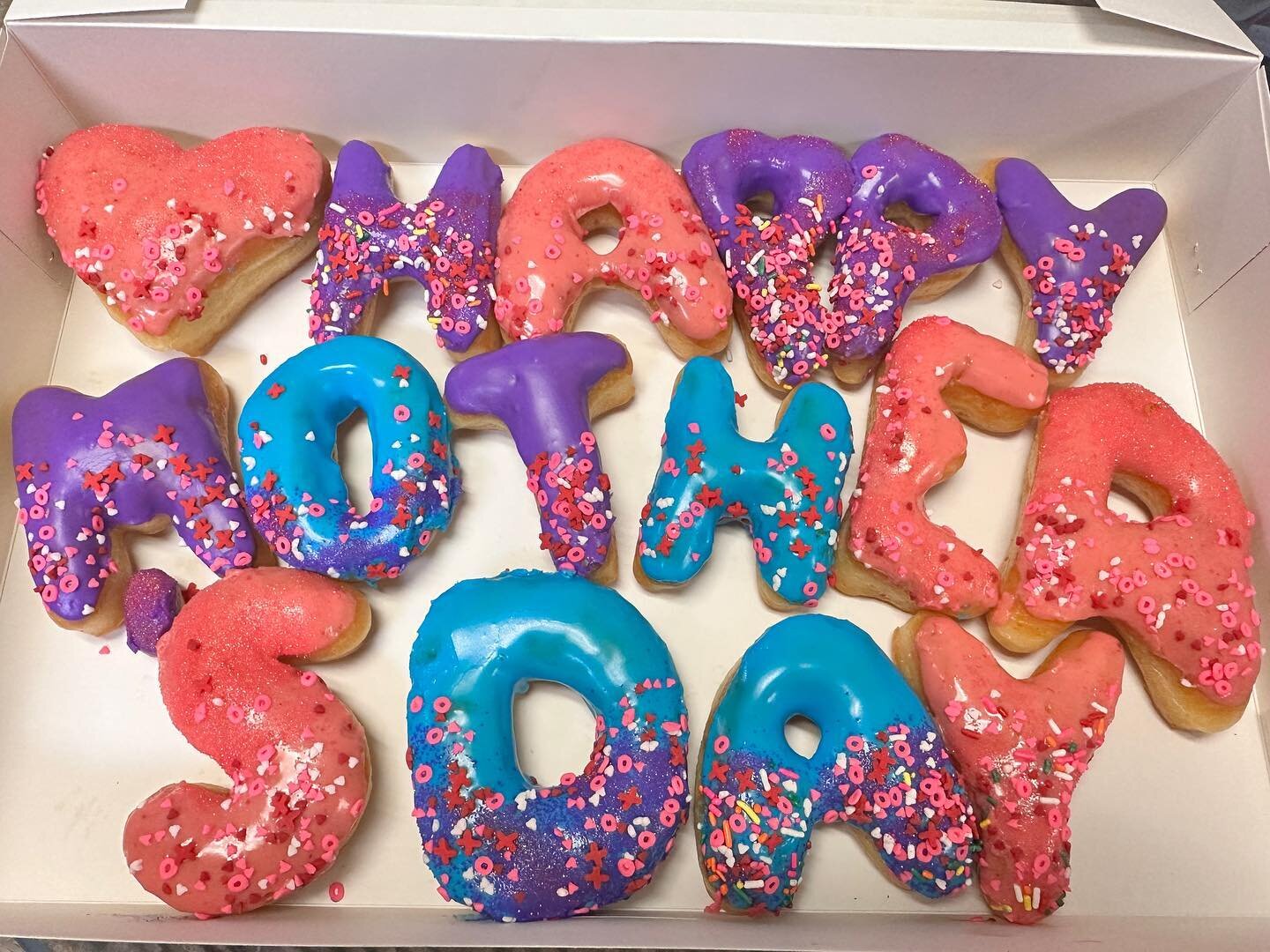 Happy Mother&rsquo;s Day to all beautiful and wonderful MOM ❤️💜🧡💛💚💙💗