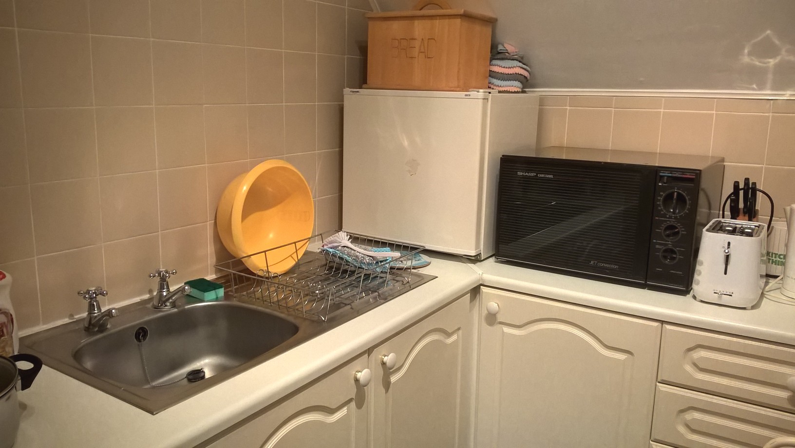 kit sink.jpg