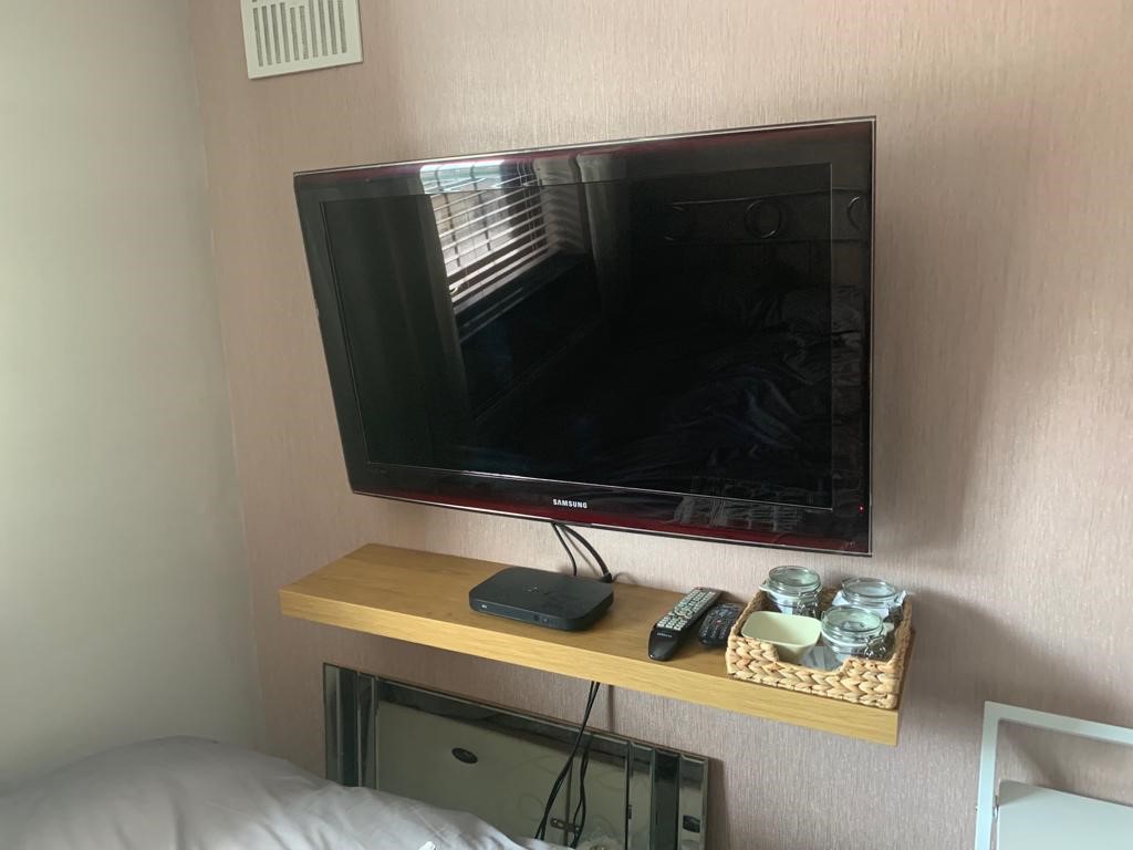 Jobs - room2 tv.jpg