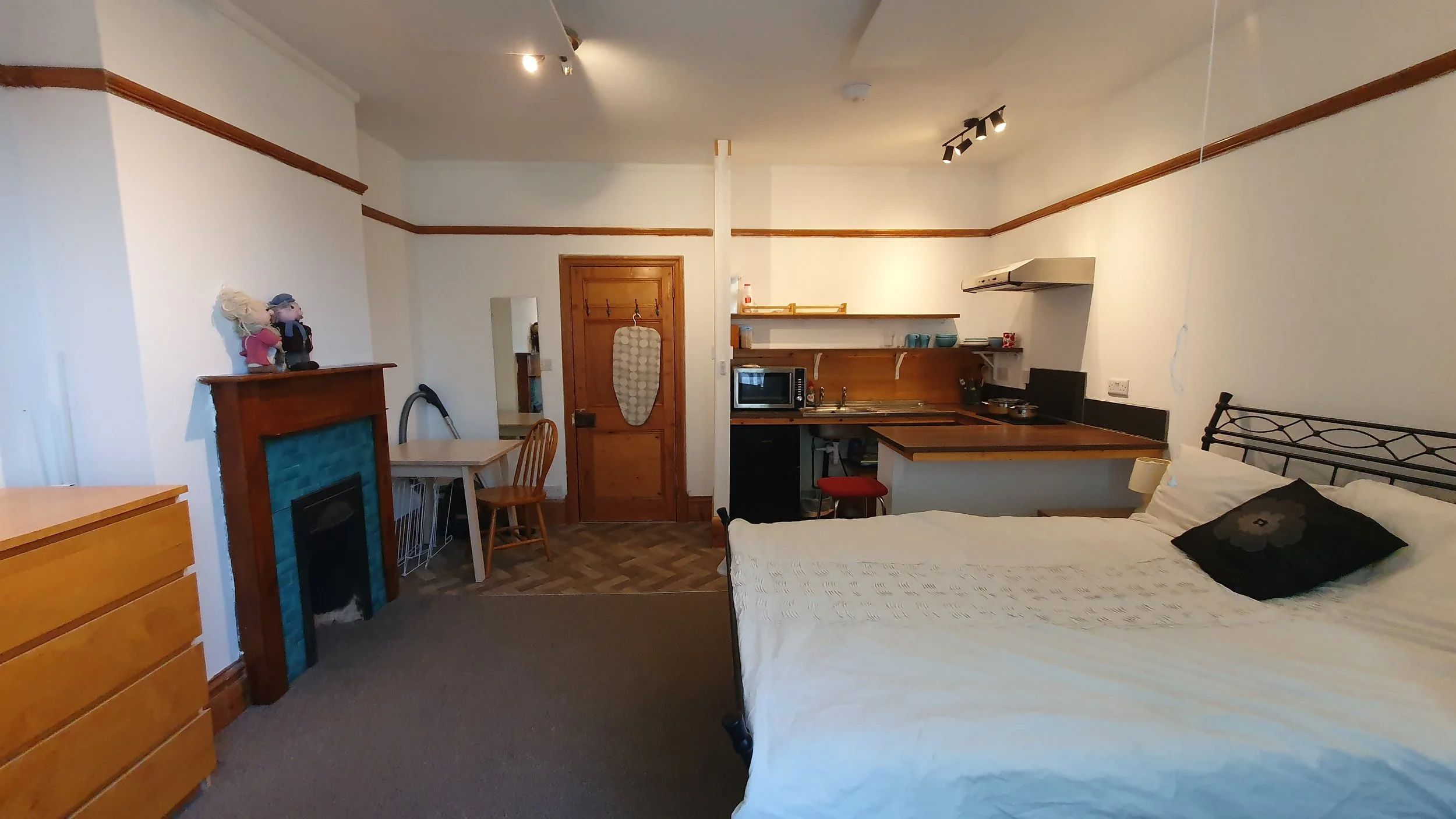 DHbedsit-door-wide.jpg