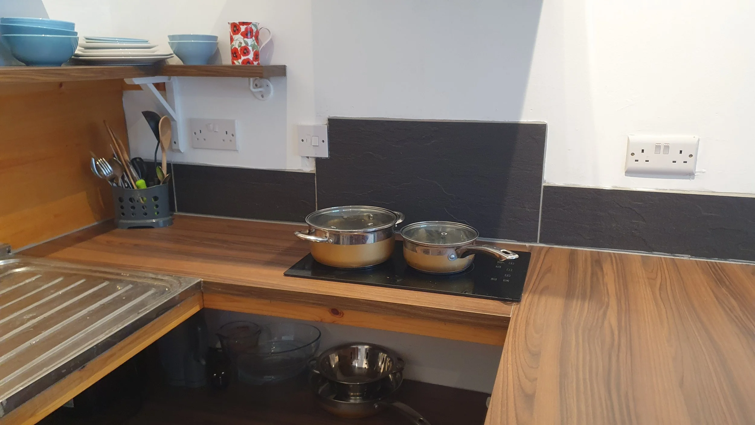 DHbedsit-hob.jpg