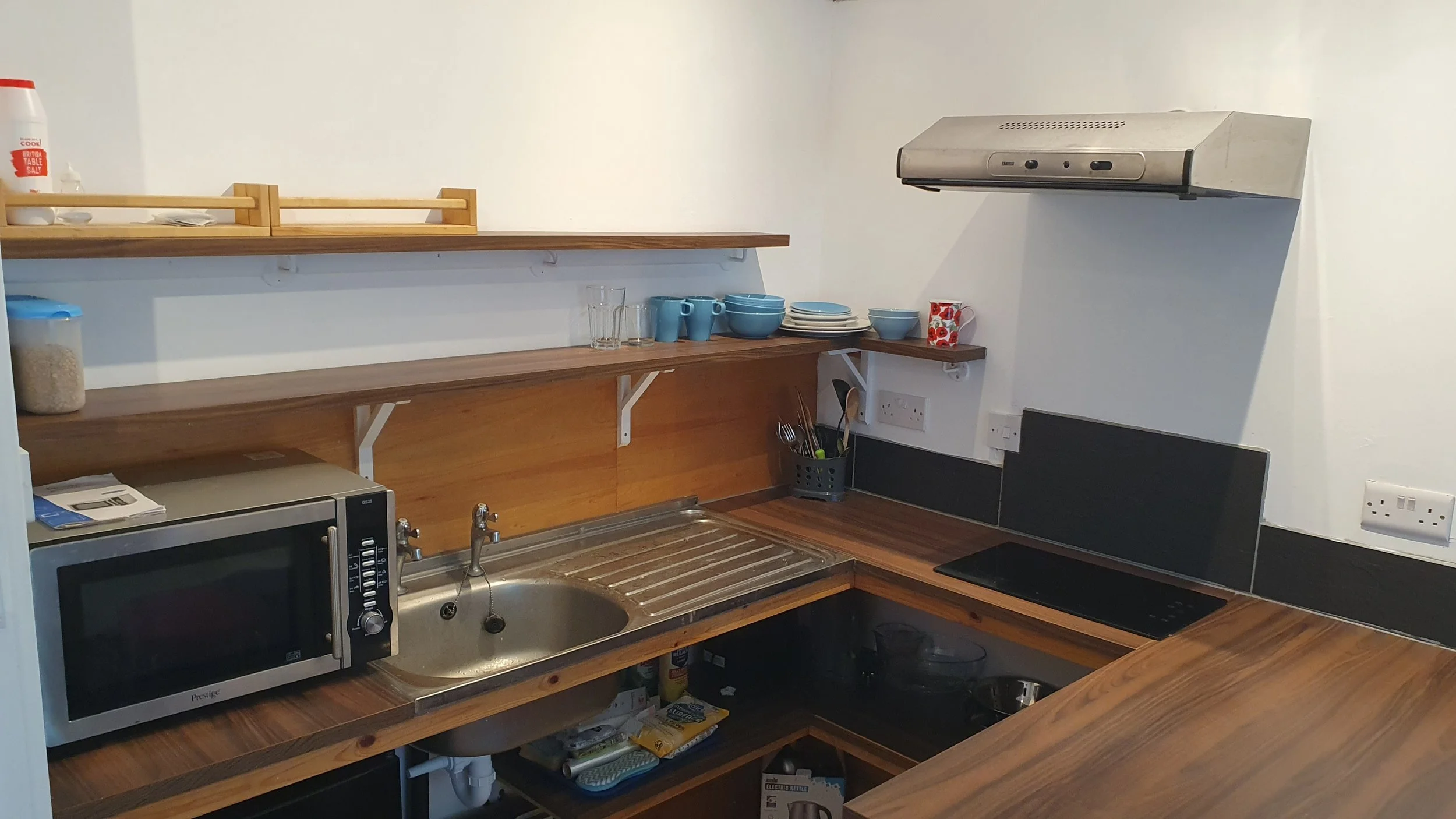 DHbedsit-kit.jpg
