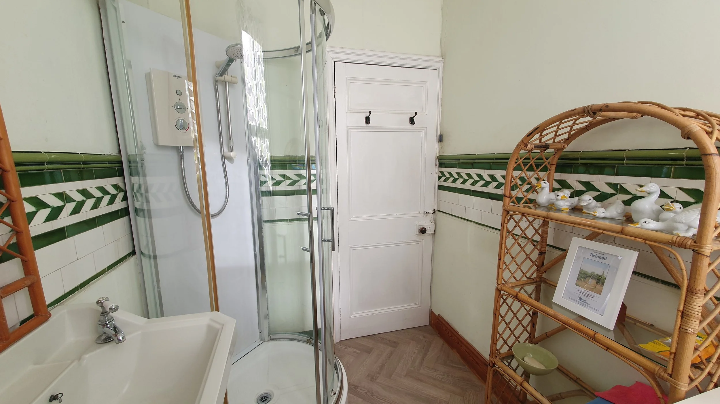 DHshower room.jpg