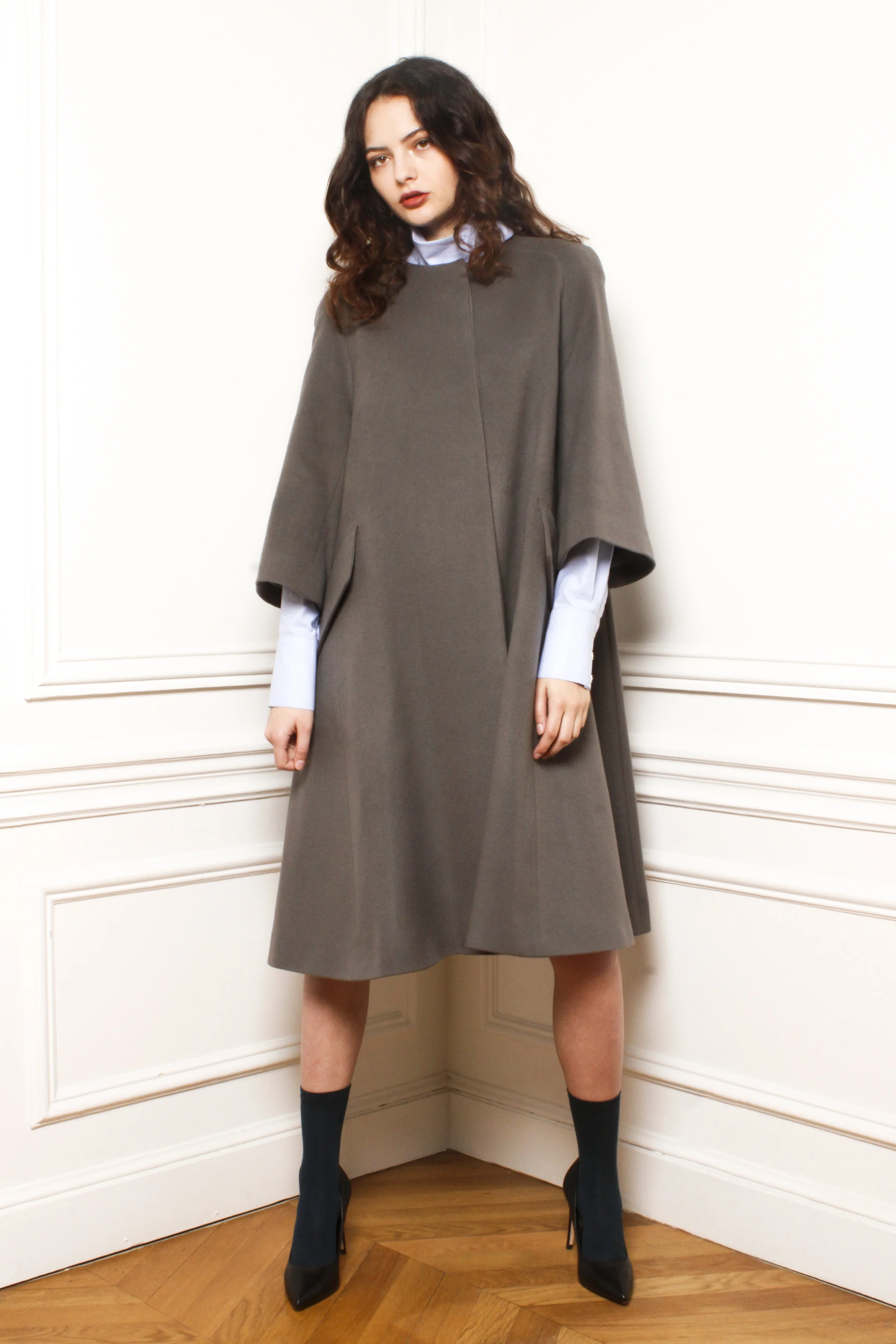 PARISIAN SWING COAT / ARTISAN SHIRT