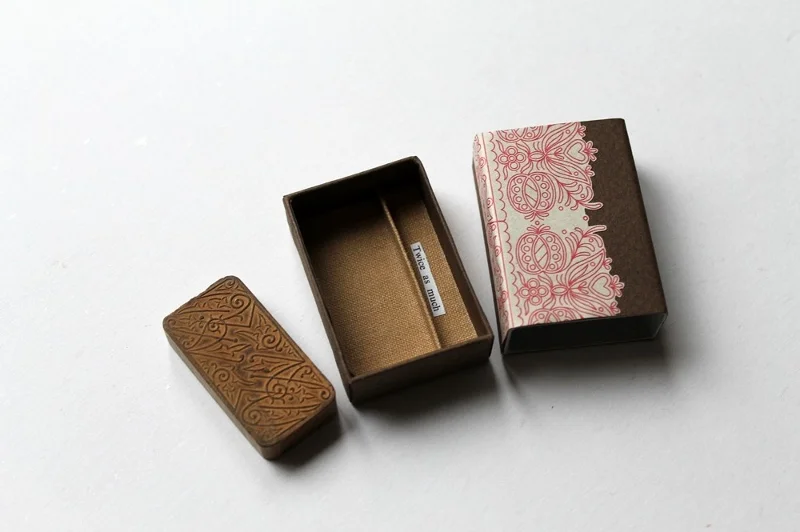 a8-matchbox-art-2012-8-domino-4.jpg