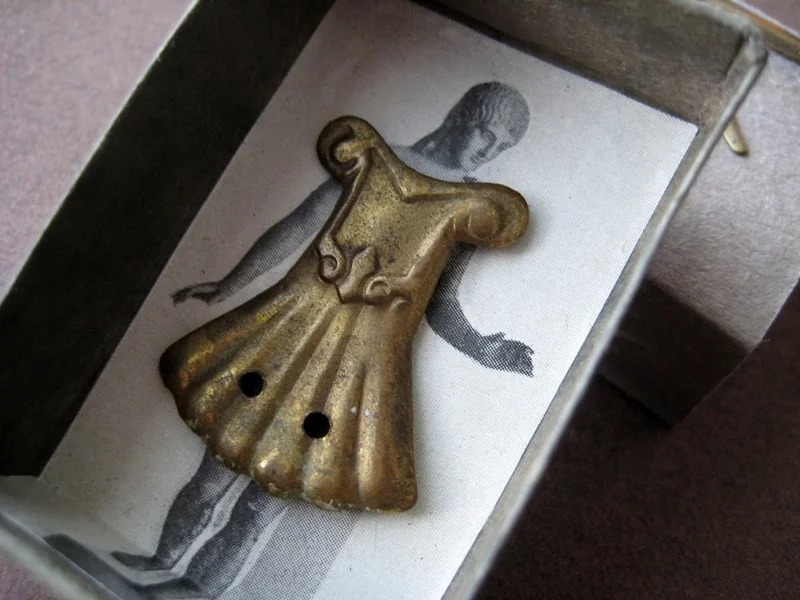 b9-matchbox-art-18-dress-4.jpg