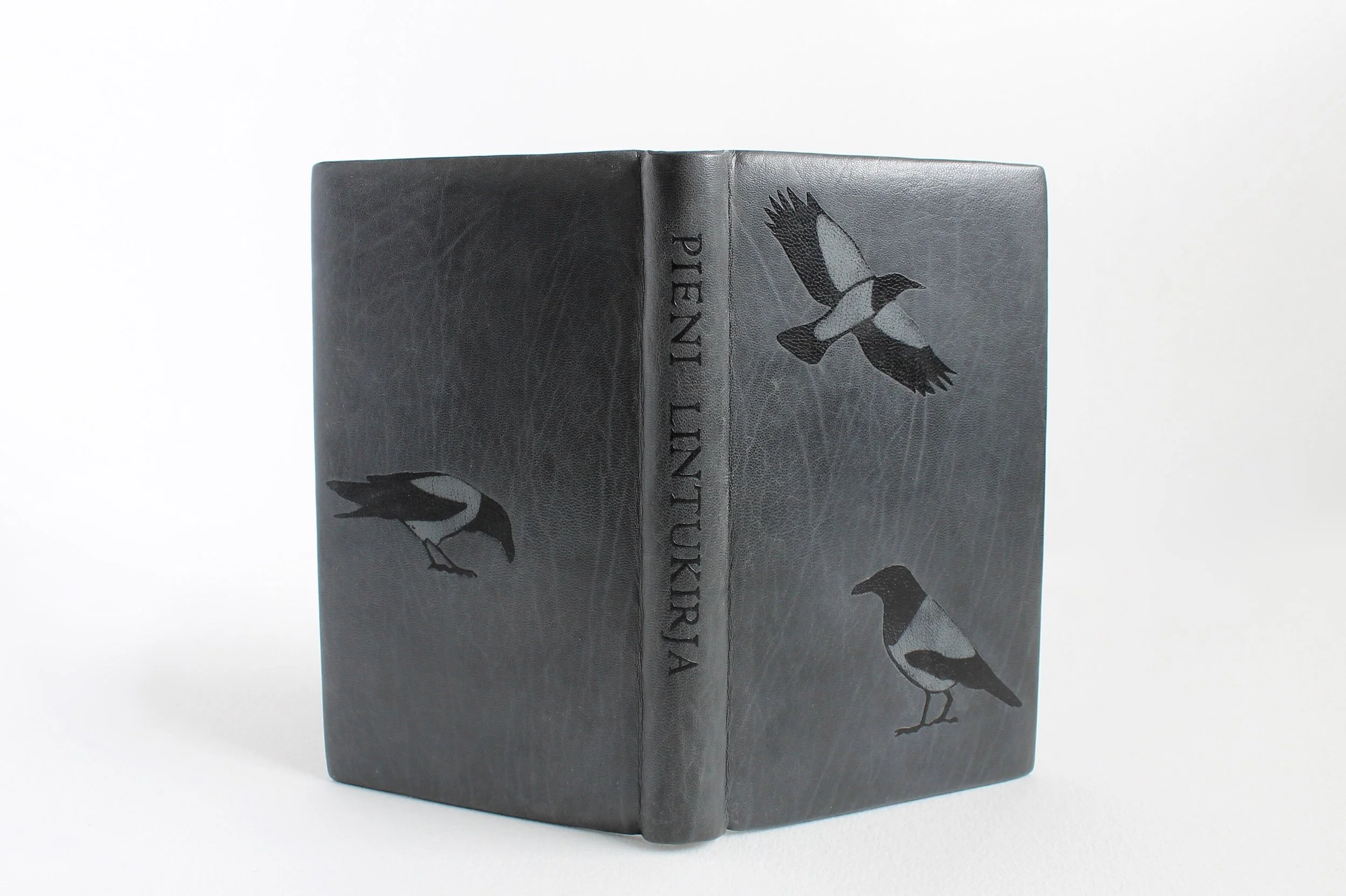  fine binding by Kaija Rantakari, 2006  Pieni lintukirja    