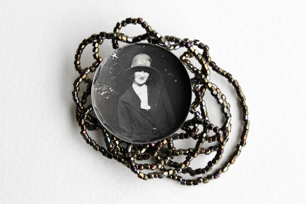 z2-mixed-media-brooch-beaded-lady-1.jpg