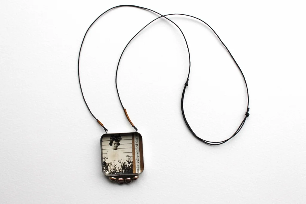 z4-mixed-media-necklace-square-1.jpg