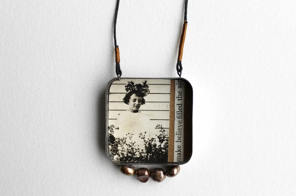 z4-mixed-media-necklace-square-3.jpg