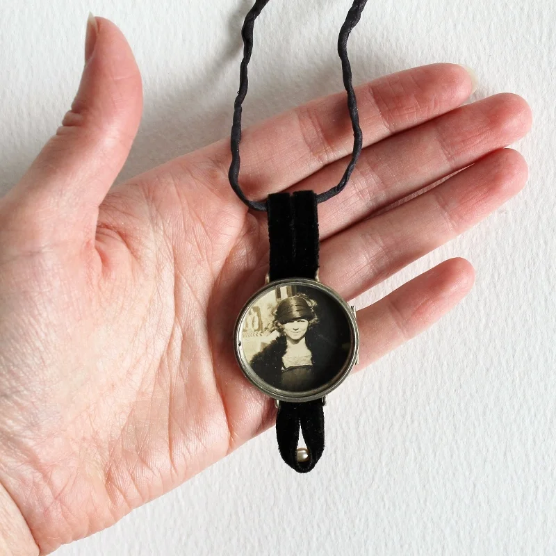 mixed media necklace by Kaija Rantakari, 2017 / www.paperiaarre.com