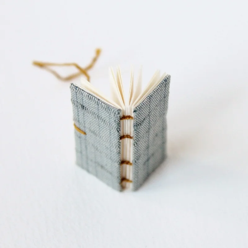 tiny-artists-book-paperiaarre-8.jpg