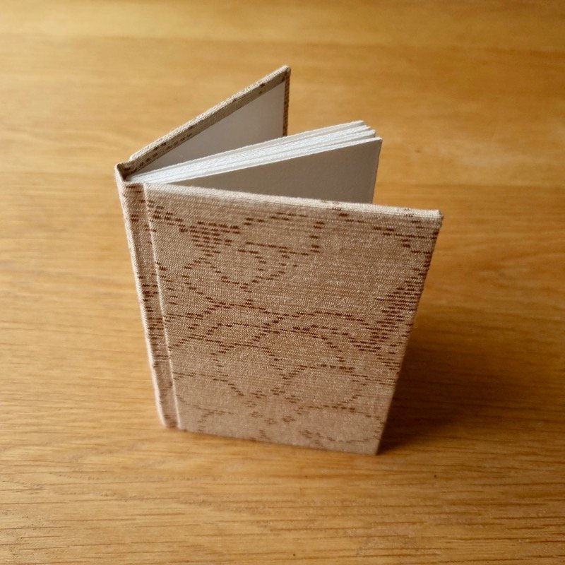 paperiaarre-kimono-notebook-11-2320231215_131044.jpg