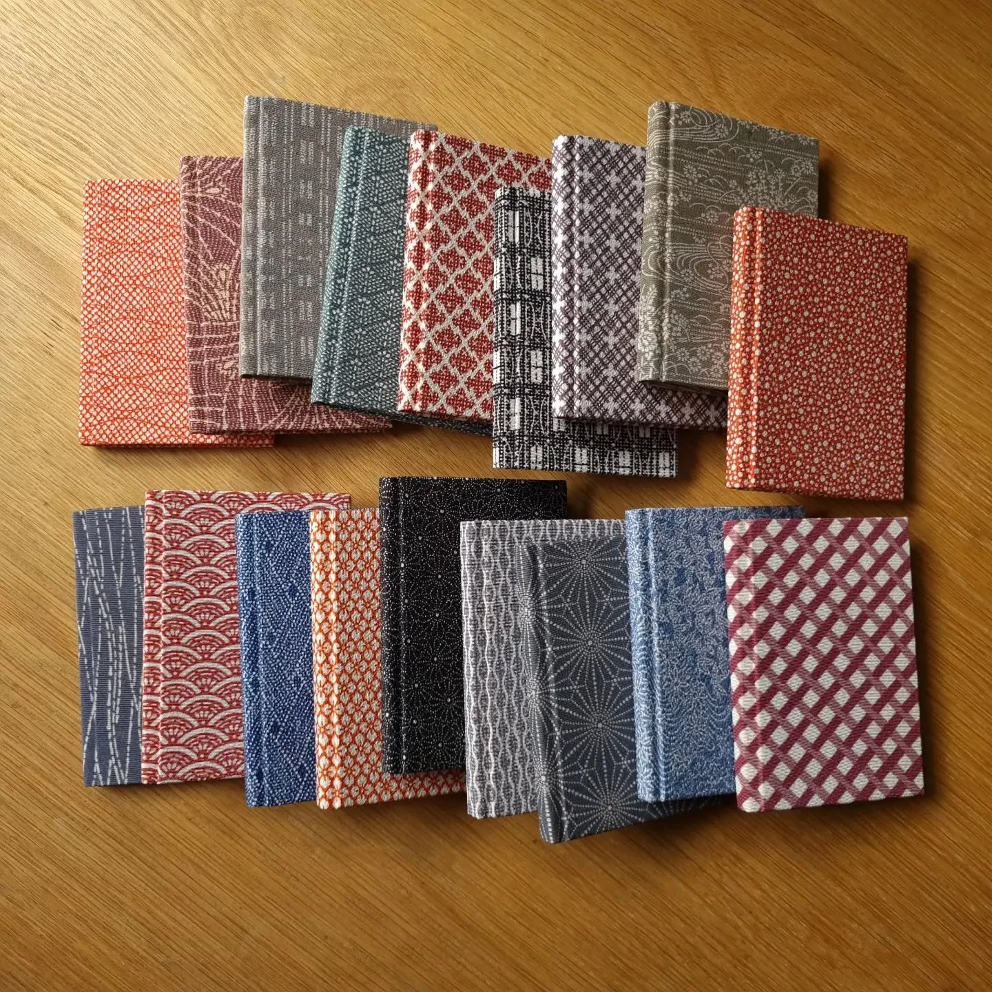 Big Paperiaarre shop update tomorrow/Monday 5 PM Helsinki time (UTC+3)!

I&rsquo;ve made a big stack of large A5-size journals as well as tiny A7-pocket notebooks. There&rsquo;ll be a small handful of A6/postcard size notebooks, too. All covered with