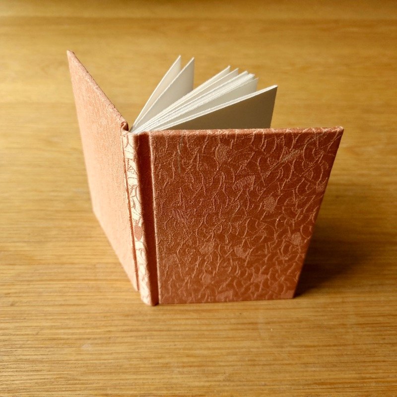 paperiaarre-kimono-notebook-6-2620260617_143723.jpg