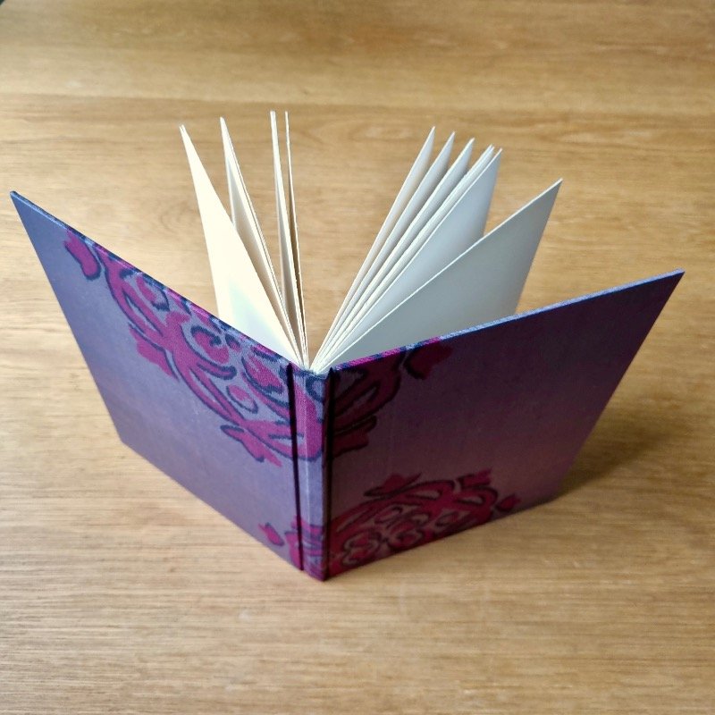 paperiaarre-kimono-notebook-6-2620260617_131214.jpg