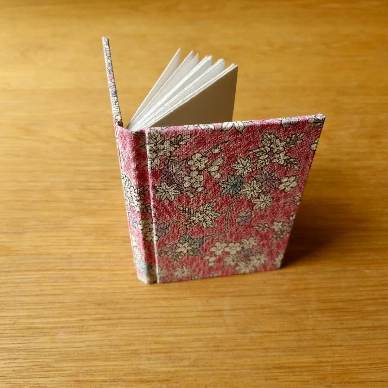 paperiaarre-kimono-notebook-6-2620260617_143945.jpg