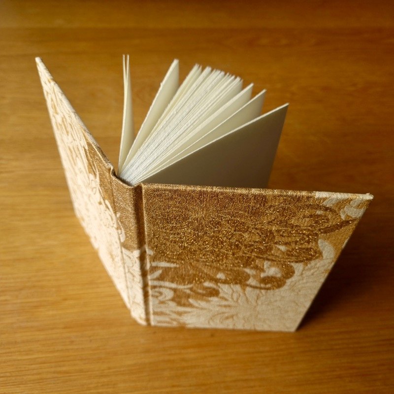paperiaarre-kimono-notebook-6-2620260222_123052.jpg