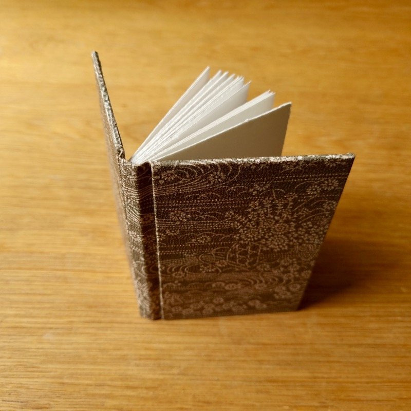 paperiaarre-kimono-notebook-6-2620260617_141944.jpg