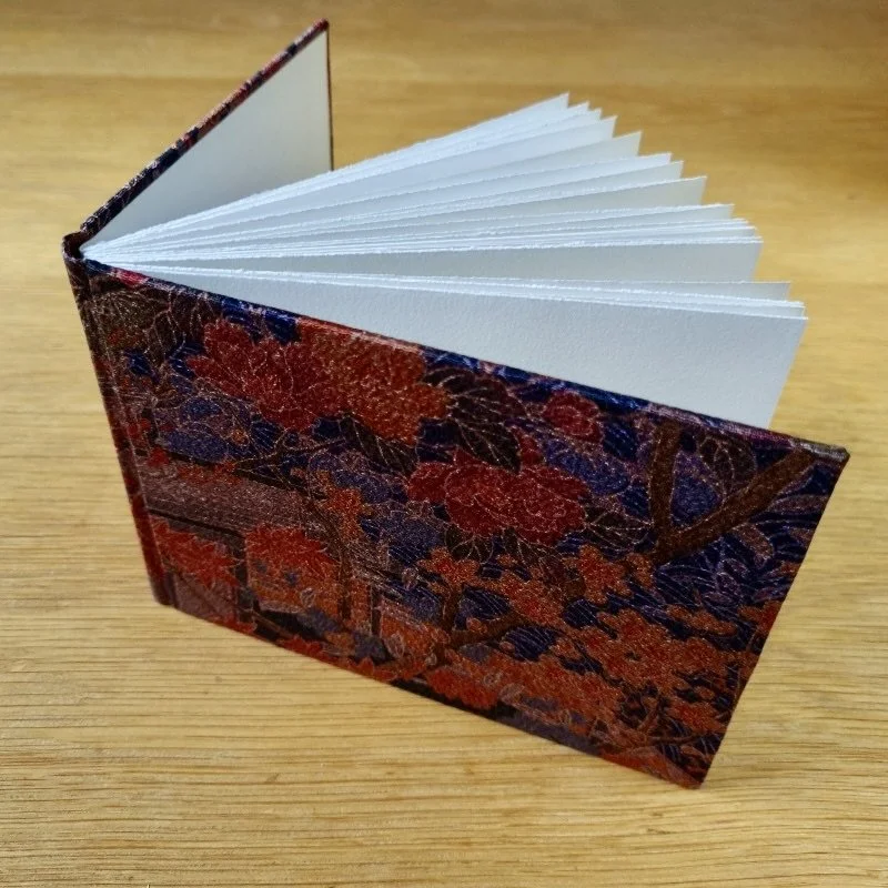 paperiaarre-kimono-notebook-9-202420240901_162211.jpg