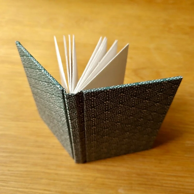 paperiaarre-kimono-notebook-6-2620260617_141425.jpg