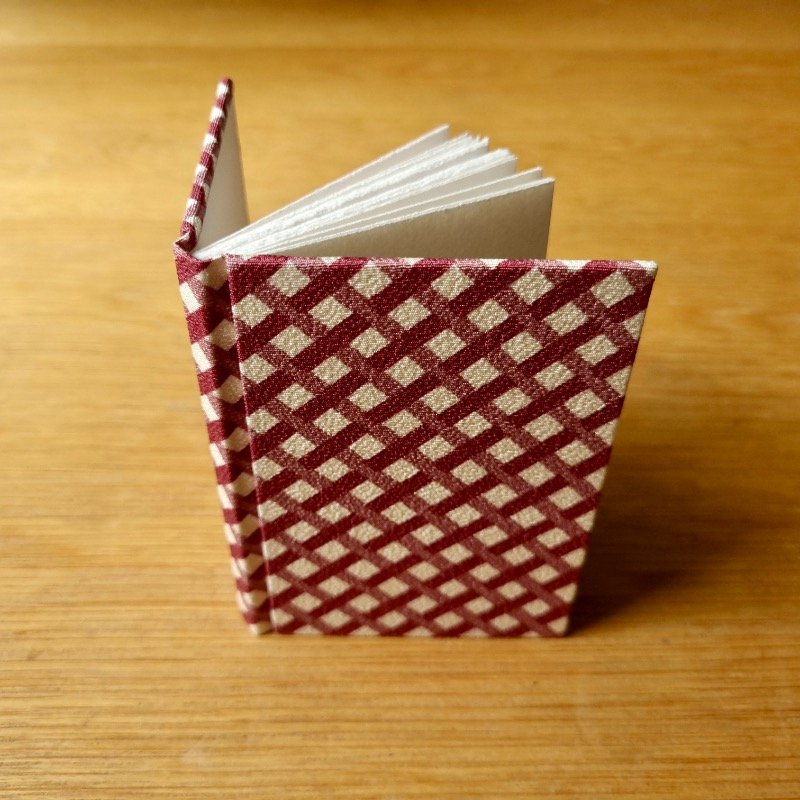 paperiaarre-kimono-notebook-6-2620260617_143424.jpg