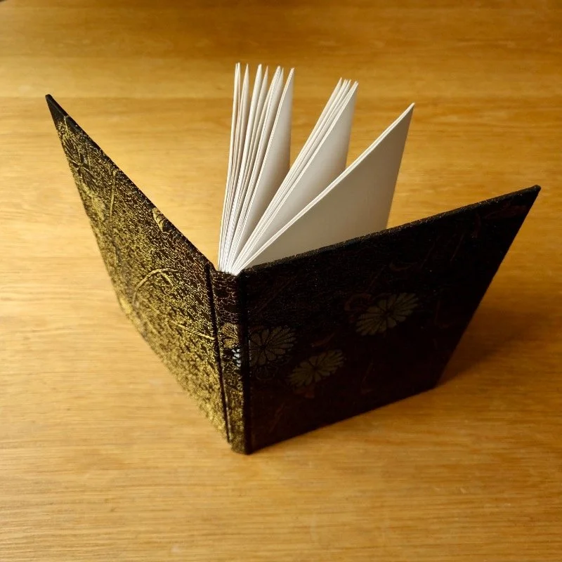 paperiaarre-kimono-notebook-6-2620260617_131638.jpg