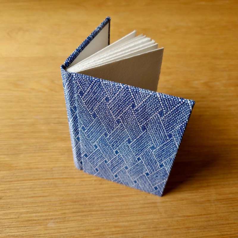 paperiaarre-kimono-notebook-6-2620260617_142401.jpg
