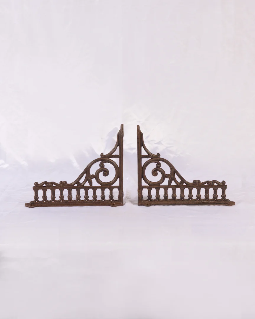 Pair of cast iron brackets Style B