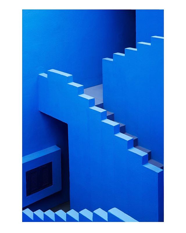 | D&eacute;j&agrave; vu |
Photo: Jeanette H&auml;gglund Architect: Ricardo Bofill  #minimalist #minimalism #minimalmood #minimalzine  #lekkerzine #noicemag #archivecollectivemag #foammagazine #subjectivelyobjective #justifiedmagazine #collecmag  #phr