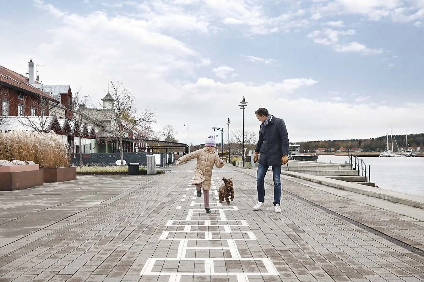 Vattenfall_Nykoping_Girl_Hopscotch kopiera.jpg