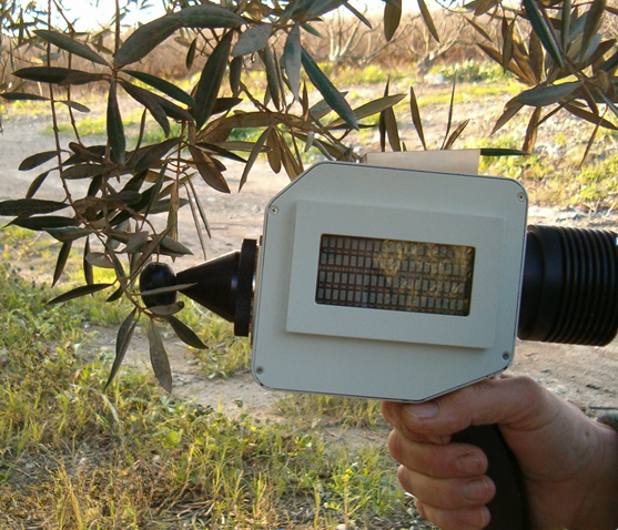 Luminar 5030 AOTF-NIR Hand-held Spectrometer  for Olive Measurement