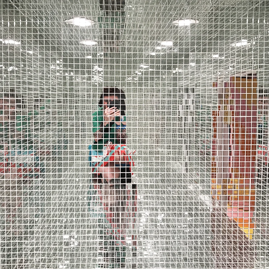 07B_Mirror Room.jpg