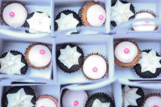 Cupcakes by @gabriellemcba y. Photo by JCi Creatives