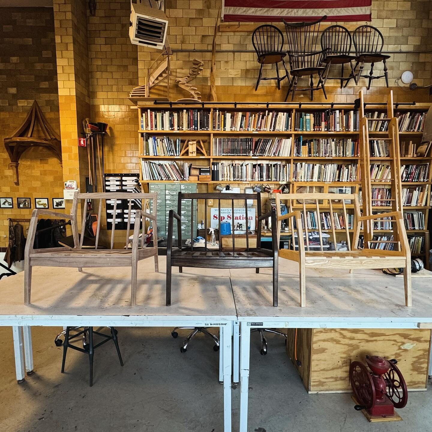 SBWI student resource library have over 1000 woodworking specific books, periodicals and digital resources. This project kicked off with a generous donations from Mike Holden of @period_furniture_makers and the @mmwoodworkersguild of Michigan. Studen