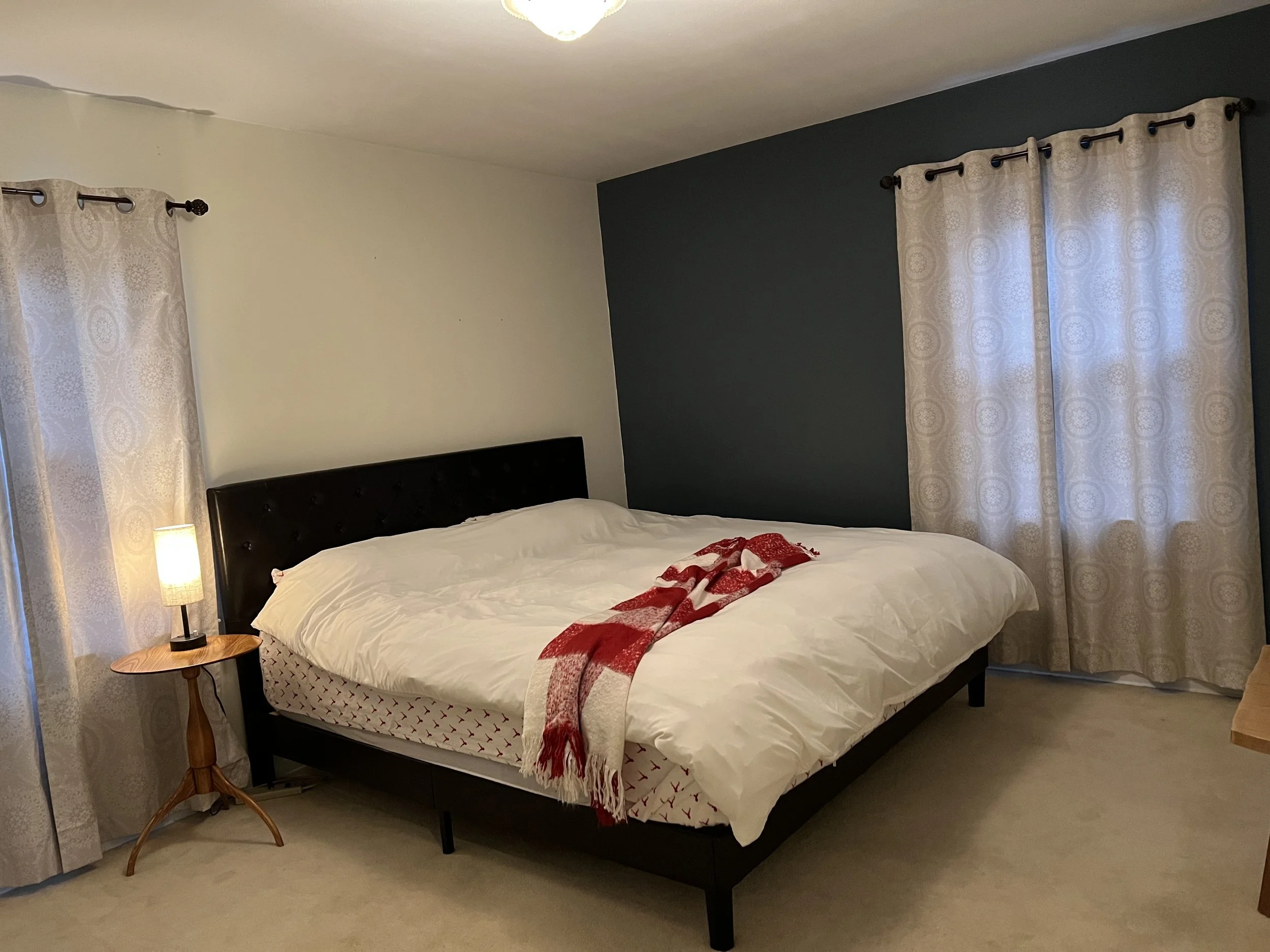 652 Budlong St2.jpeg