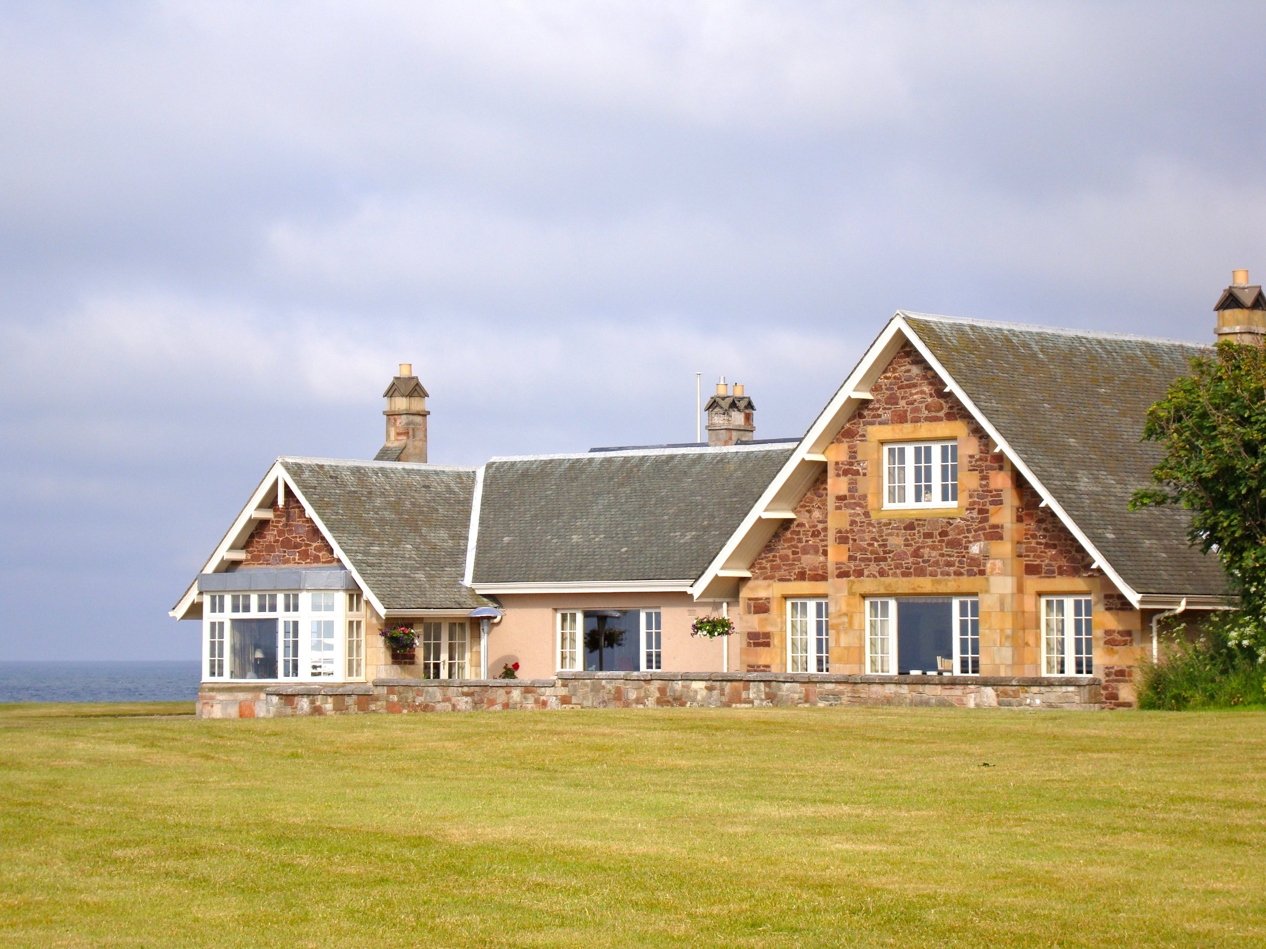 This house can be rented from Archerfield. It is sensational, sleeps 8 easily. Lovely location overlooking the firth and Fidra. We rented for my Mum's 80th birthday.