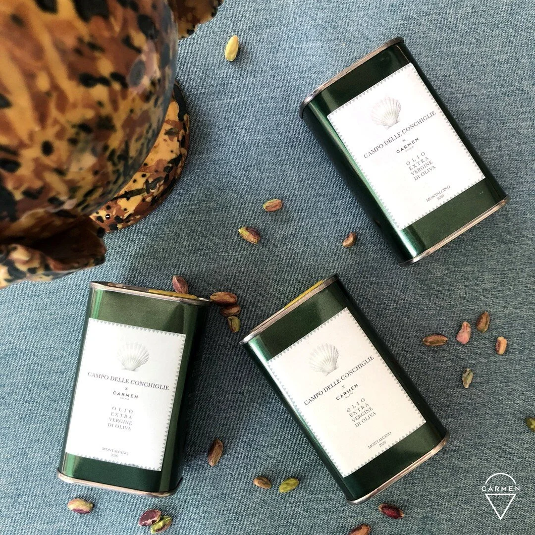 CAMPO DELLE CONCIGLIE PER CARMEN
Olio extravergine d'oliva toscano di categoria superiore, ottenuto direttamente dalle olive e unicamente mediante procedimenti meccanici.
Provalo sul nostro pistacchio al sale o sulla nocciola, ti stupir&agrave;.
Disp