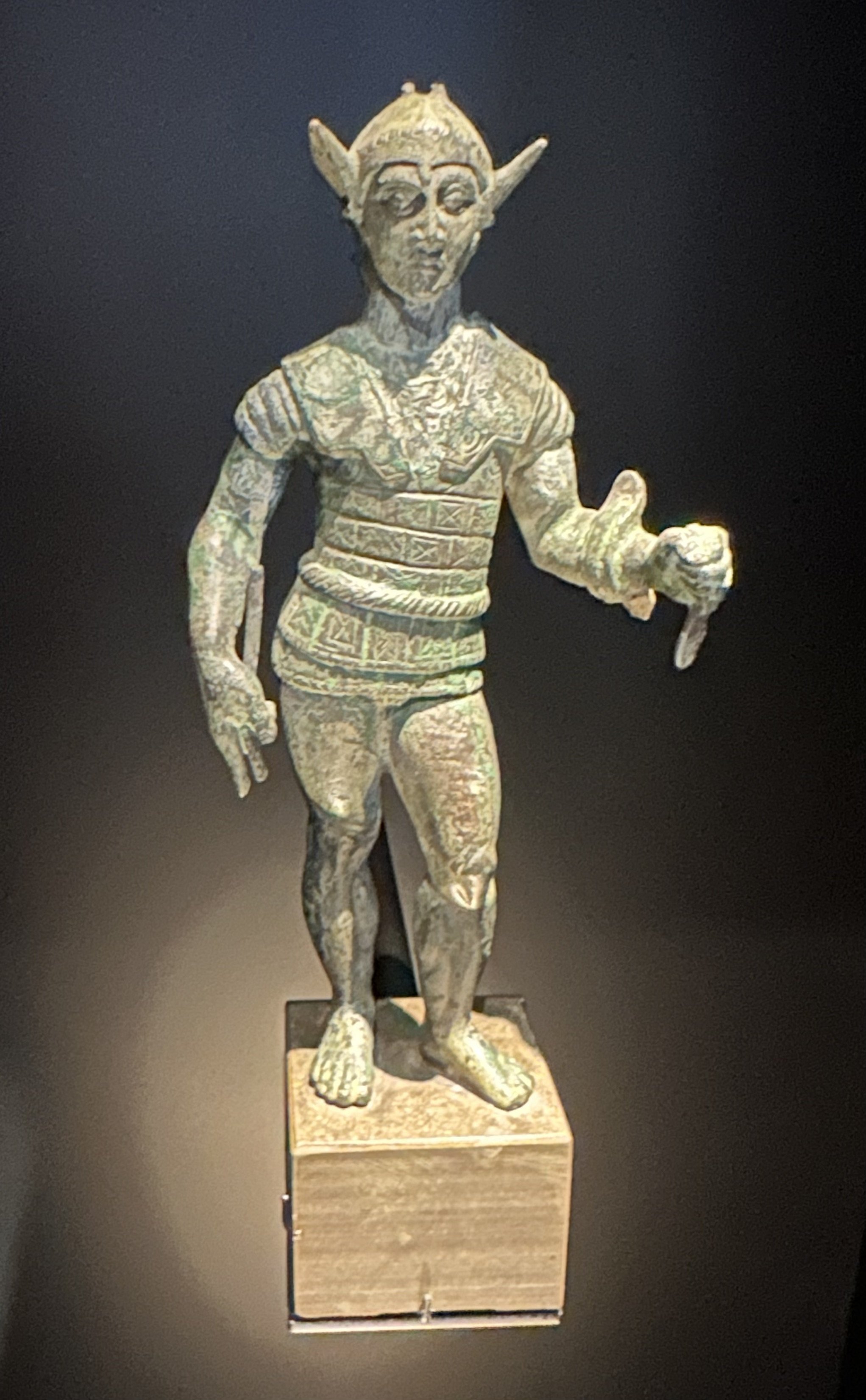 4c BCE Etruscan Statue of a Warrior Landesmuseum Wurttemberg.jpeg