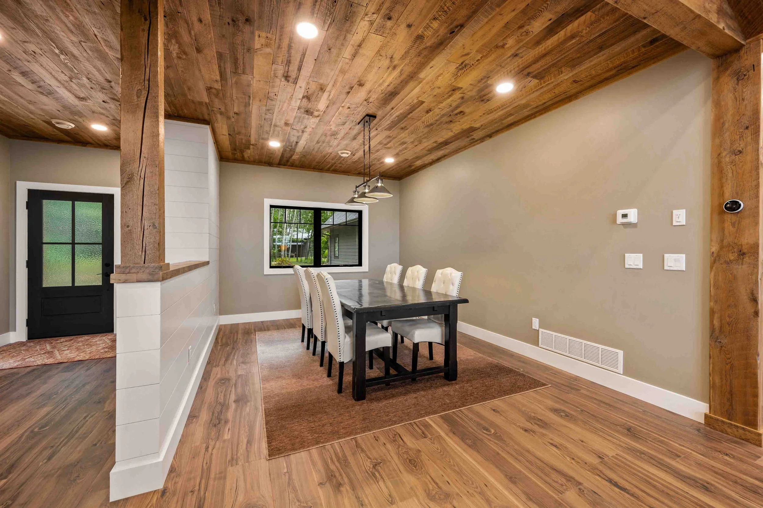 Dining Room Entry 1 Showcase.jpg