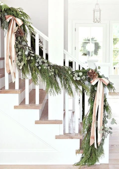 So beautiful. You can even create this with the trimmings of your Christmas tree.