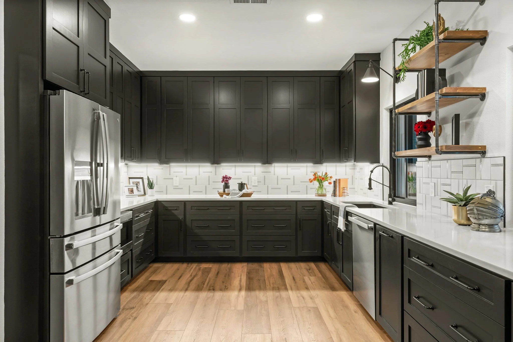 5-web-or-mls-1402-w-creek-loop copy.jpg