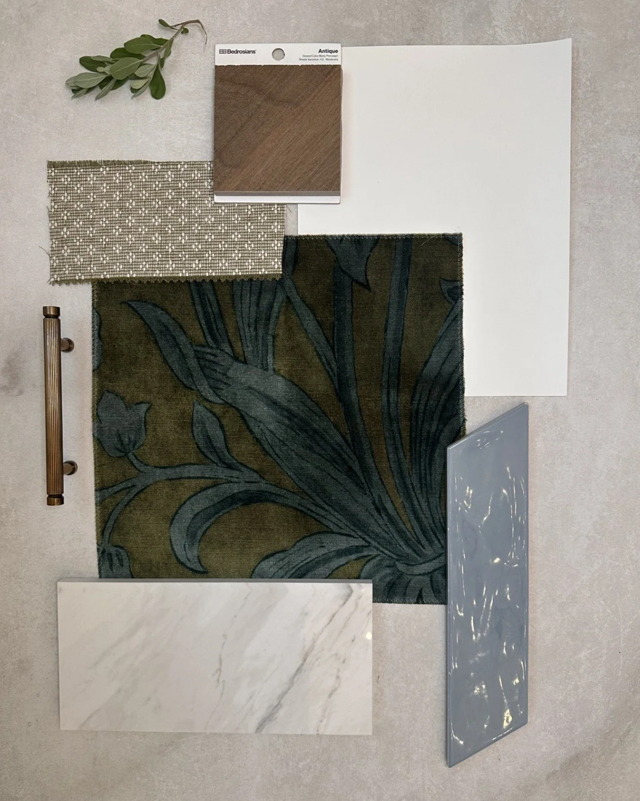 Depth comes from restraint ~ layered tones, natural materials, and a palette that feels considered from every angle.

Nothing loud. Everything intentional.

#FlatLayFriday #InteriorSelections #DesignDetails #MaterialPalette #LayeredInteriors #FinishS