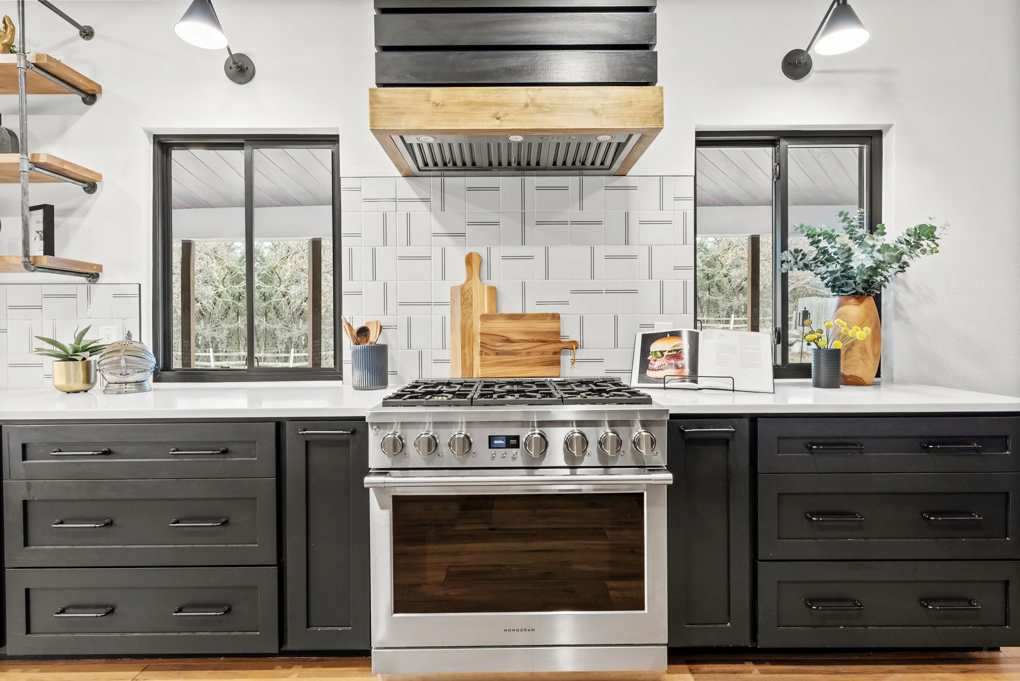 11-web-or-mls-1402-w-creek-loop copy.jpg