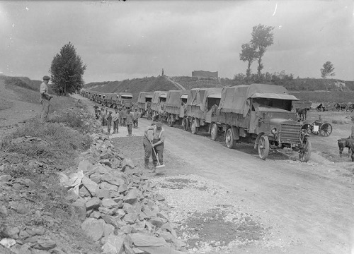 A column of motor lorries on the Contay-Amiens road in September 1916.