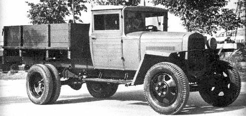 Wartime version of the GAZ-MM with one headlight and wooden cab.